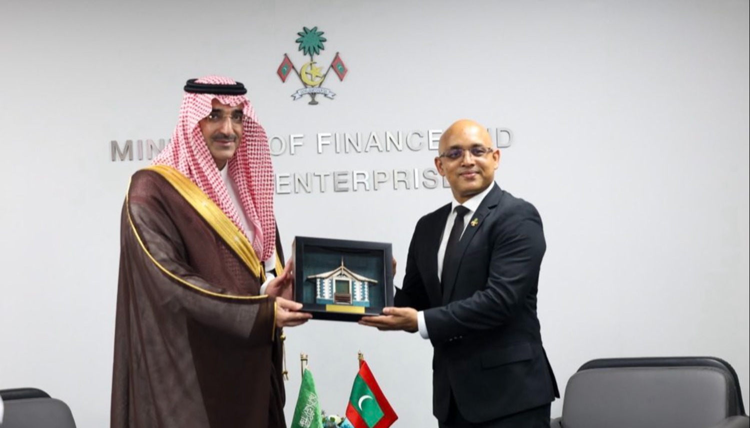 article_image